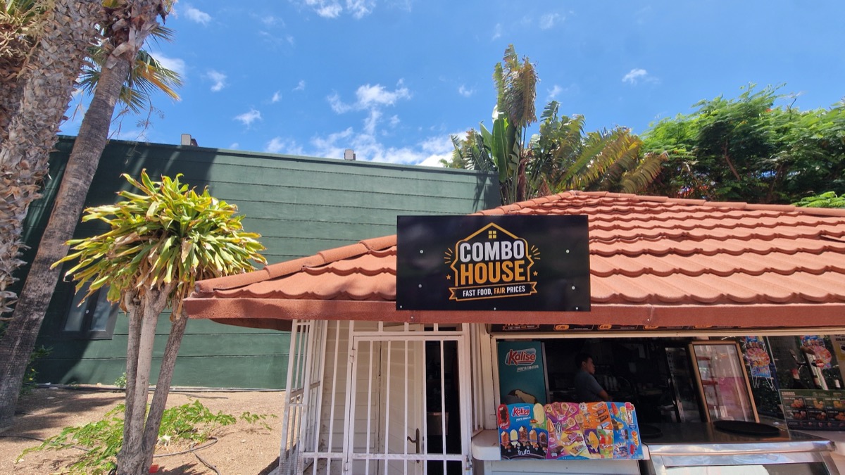 Rótulo de tejado de Combo House